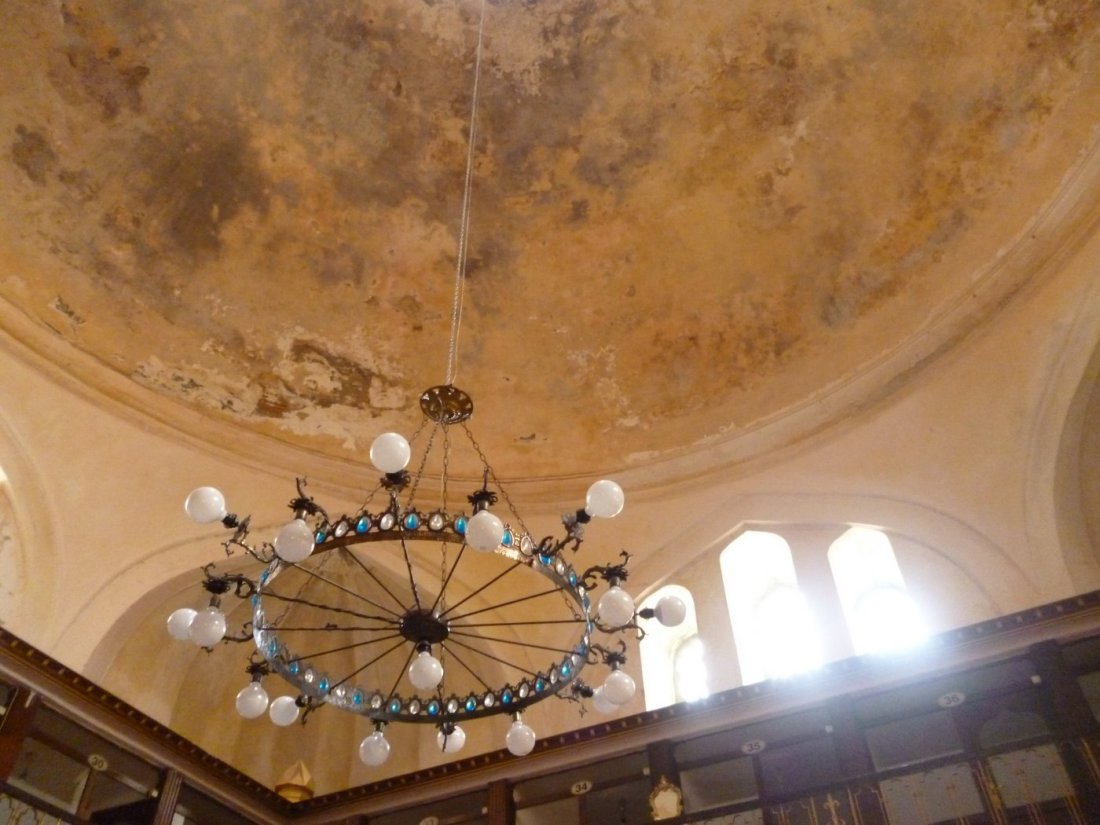 Cagaloglu Hamami ceiling